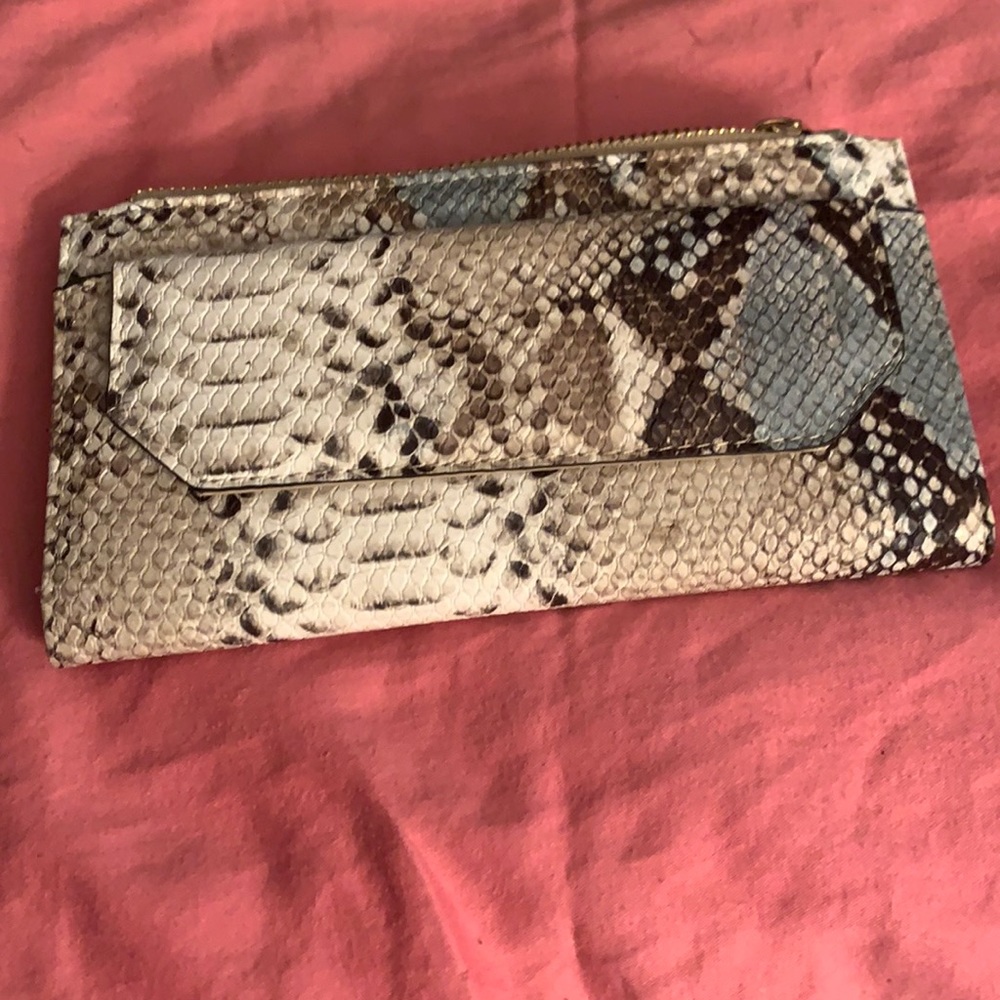 Snake pattern wallet